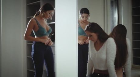 Skinny lesbians Alyssia Kent and Aruna Aghora get each other totally naked