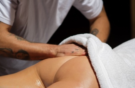 Hot blonde Krissy Lynn has sexual intercourse with her massage therapist