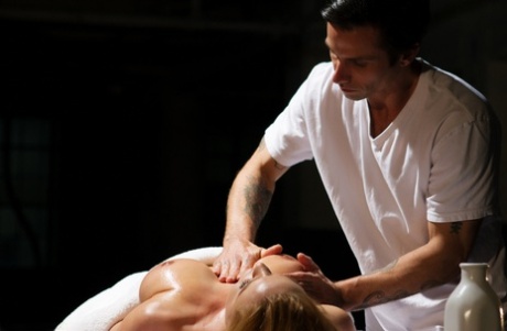 Hot blonde Krissy Lynn has sexual intercourse with her massage therapist