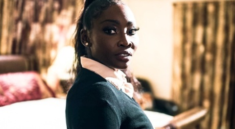 Ebony real estate agent Osa Lovely closes a deal with an intense fuck