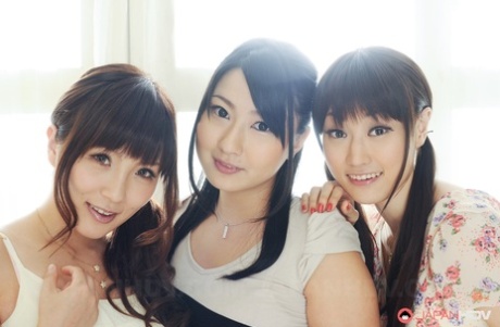 Three Japanese lesbians get totally naked at the same time