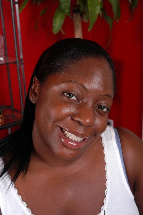 Stunning very fat BBW Dynasty touches her tight black vagina