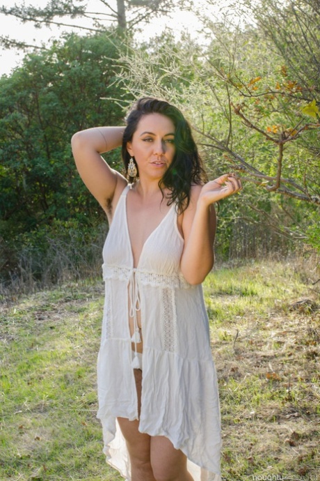 Stunning amateur doll Nikki Silver flaunts her hairy armpits & furry snatch