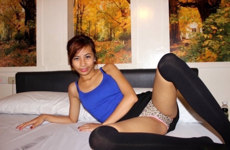 Asian amateur Nikka Asuncion exposes her slender figure and gets dicked hard