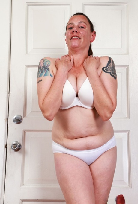 ATK Hairy featuring Elizabeth XXX Gallery