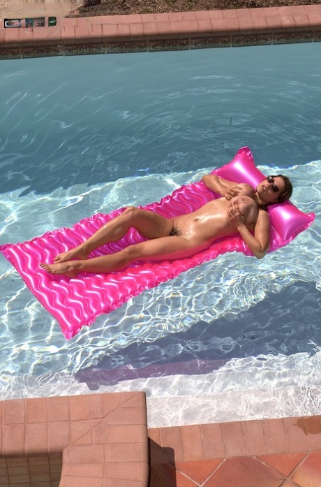 Chloes World performed by Chloe Vevrier Naked Pics