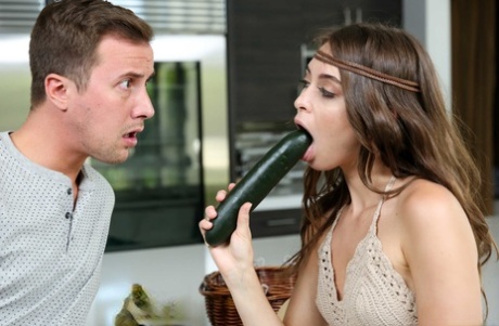 Sweet teen pornstar Riley Reid spreads her legs and gets rammed by a stranger